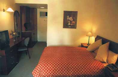 Deluxe Suites NRMA 4 star